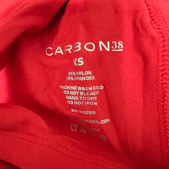 NEW Carbon 38 Wide Scoop Athletic Work Out Built In Sports Bra Tank Solid Red XS - Picture 2 of 3